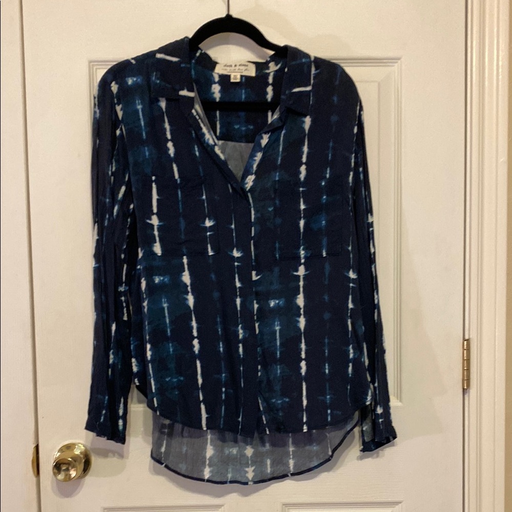 Universal Thread Blue Long Sleeve Button Down Shirt
